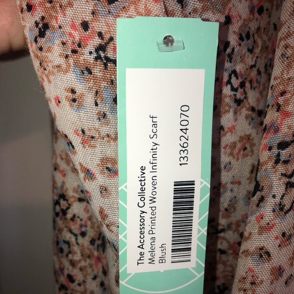 NWT Accessory Collective print infinity scarf - Picture 4 of 8